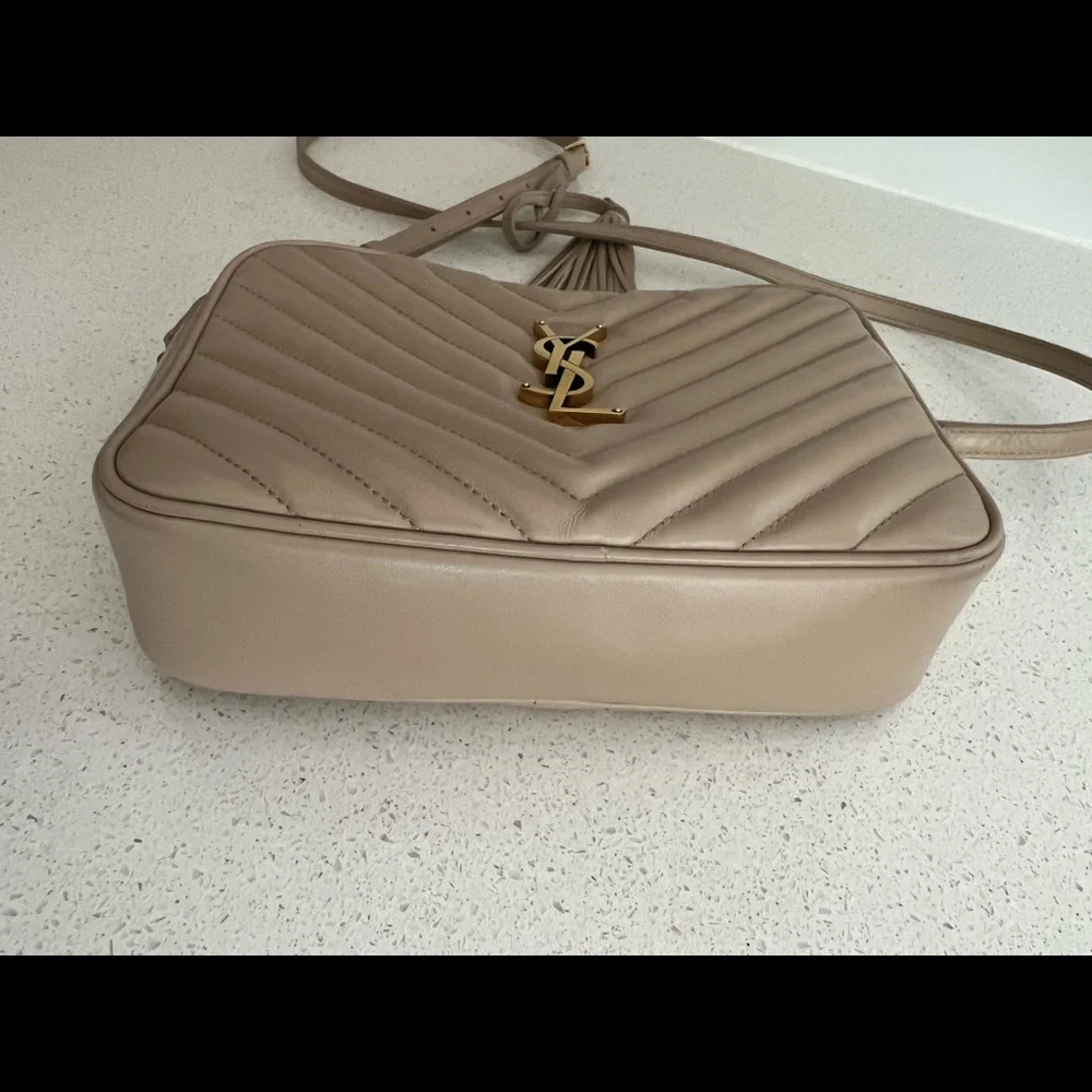 SOLD YSL Saint Laurent Lou Quilted Calfskin Leather Beige Camera Bag - Picture 4 of 12